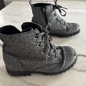 Cynthia Rowley Kids Silver Glitter Combat Boots Size 11 Sparkly Ankle Booties